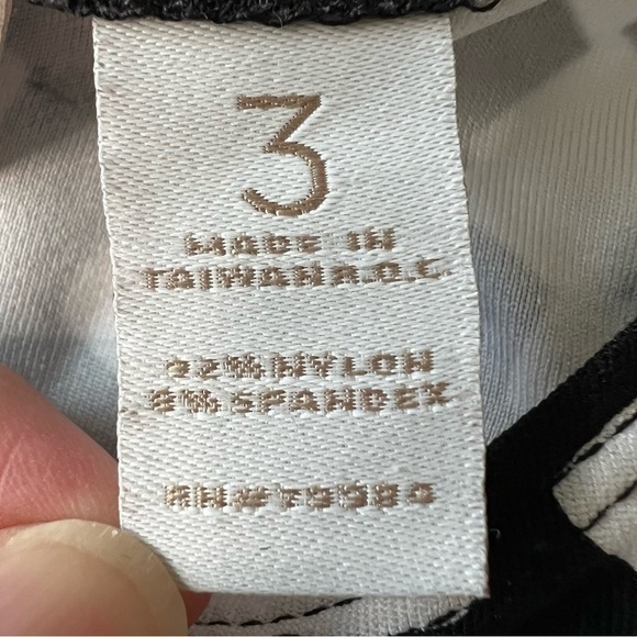 2/$30 Chico's Graphic Tank in Black and White SZ 3 Chico's= XL 16 - Picture 7 of 10